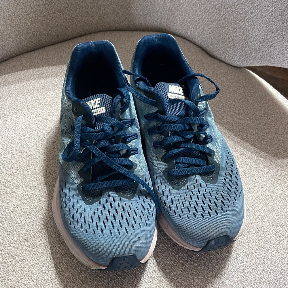 Nike Women's Blue Athletic Shoes